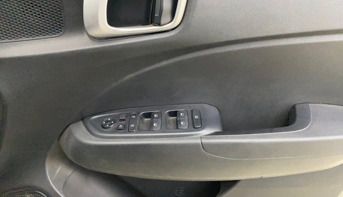 2022 Hyundai VENUE SX 1.0 TURBO IMT, Petrol, Manual, 31,846 km, Driver Side Door Panels Control