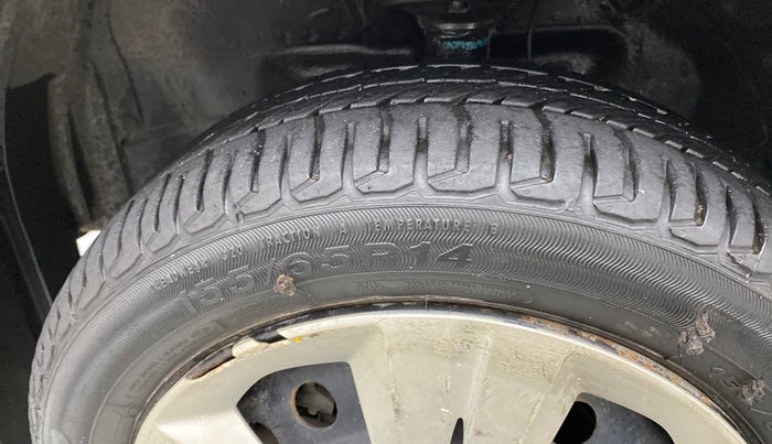 2014 Maruti Wagon R 1.0 VXI, Petrol, Manual, 9,948 km, Left front tyre - Minor crack