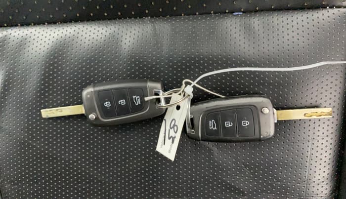 2019 Hyundai Verna 1.4 EX PETROL, Petrol, Manual, 73,775 km, Key Close Up