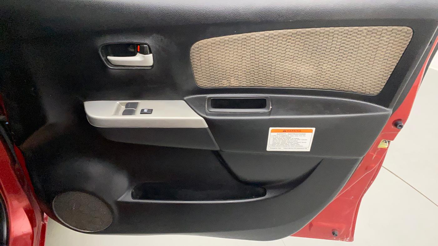 2014 Maruti Wagon R 1.0 LXI CNG, CNG, Manual, 55,726 km, Driver Side Door Panels Control