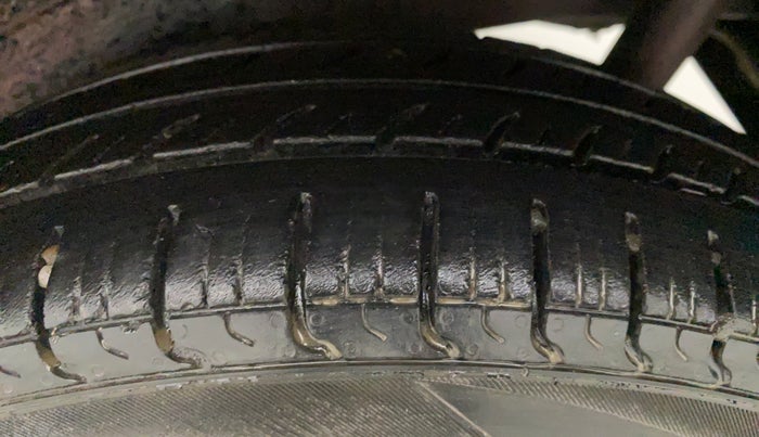 2014 Maruti Wagon R 1.0 LXI CNG, CNG, Manual, 55,726 km, Left Rear Tyre Tread