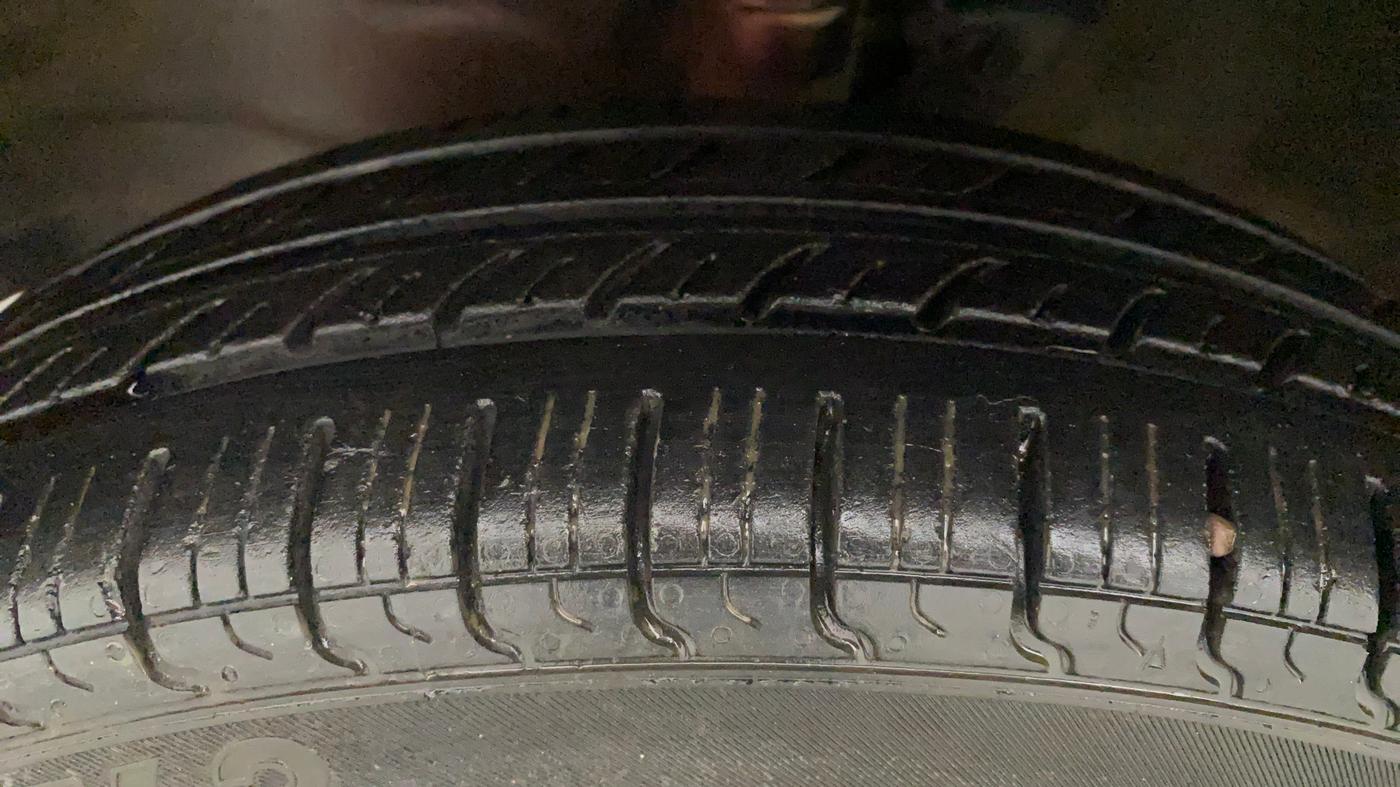 2014 Maruti Wagon R 1.0 LXI CNG, CNG, Manual, 55,726 km, Left Front Tyre Tread