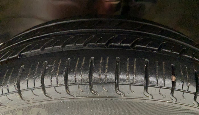 2014 Maruti Wagon R 1.0 LXI CNG, CNG, Manual, 55,726 km, Left Front Tyre Tread