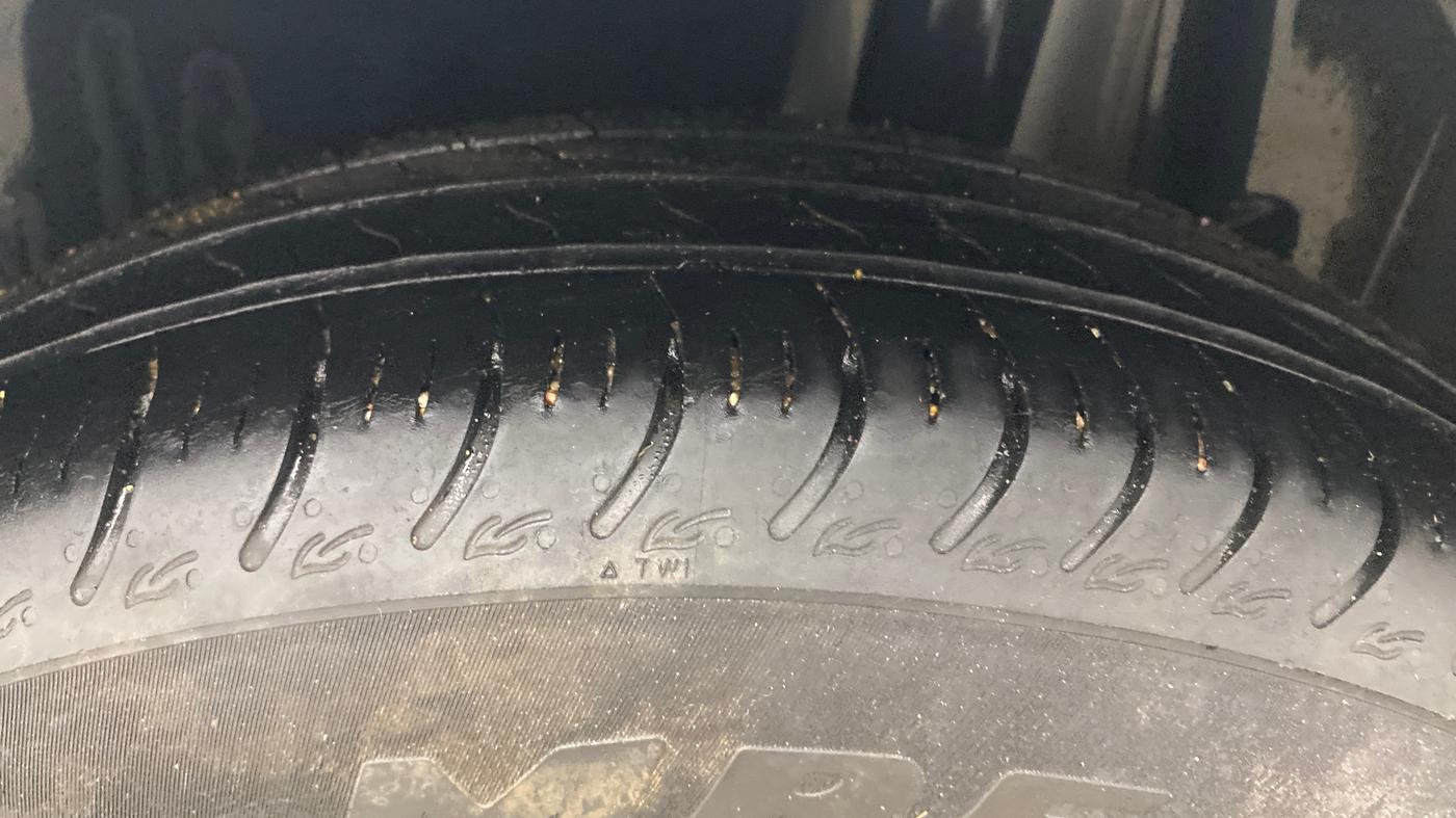 2025 Maruti Swift VXi, Petrol, Manual, 28,750 km, Left Rear Tyre Tread