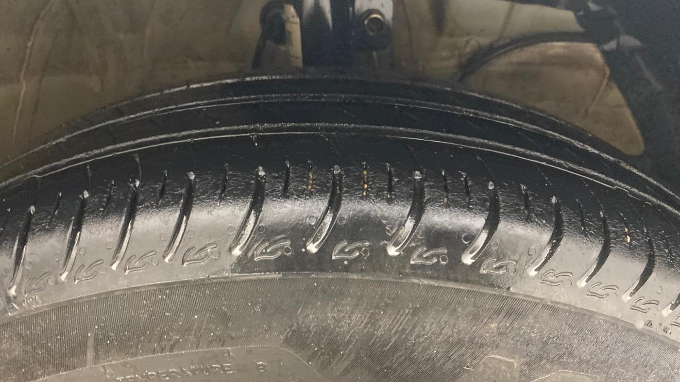 2025 Maruti Swift VXi, Petrol, Manual, 28,750 km, Right Front Tyre Tread