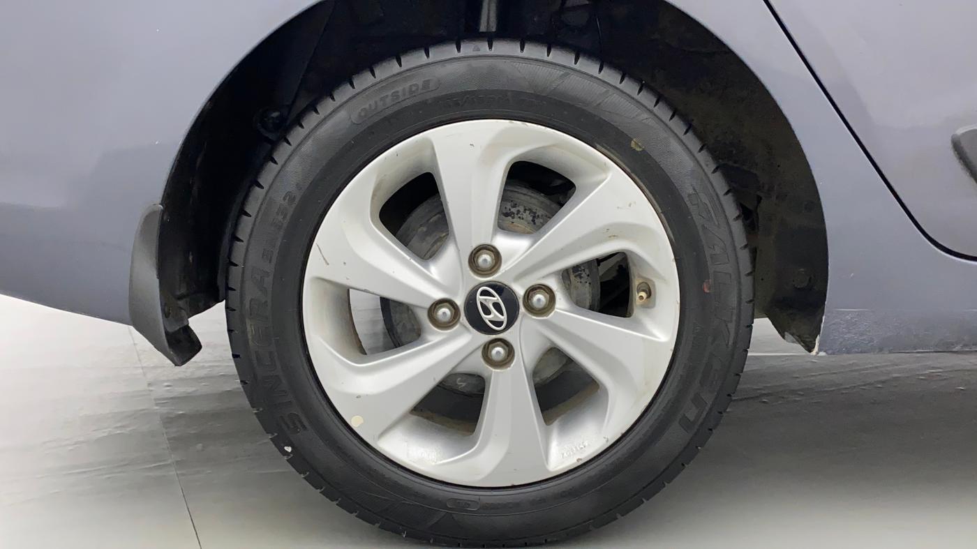 2017 Hyundai Xcent SX 1.2, Petrol, Manual, 1,10,011 km, Right Rear Wheel