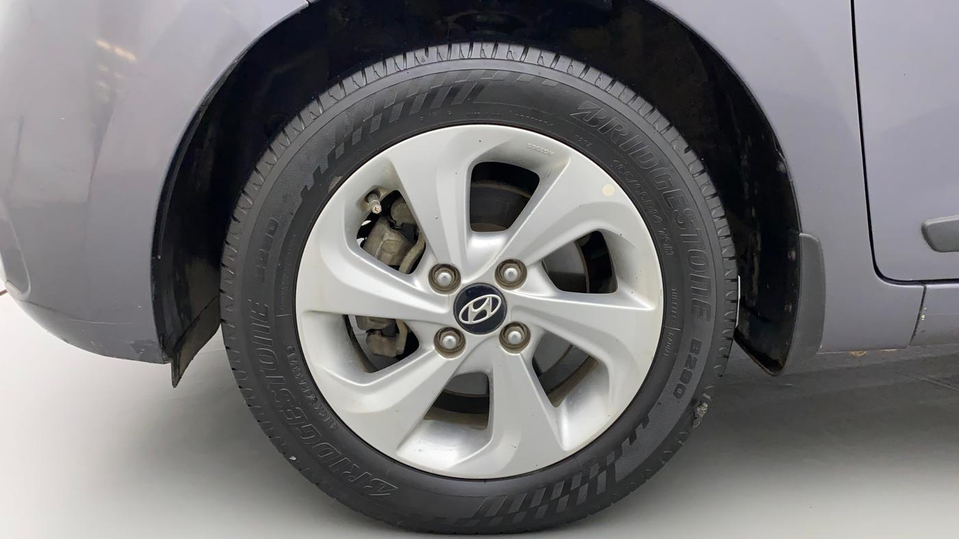 2017 Hyundai Xcent SX 1.2, Petrol, Manual, 1,10,011 km, Left Front Wheel