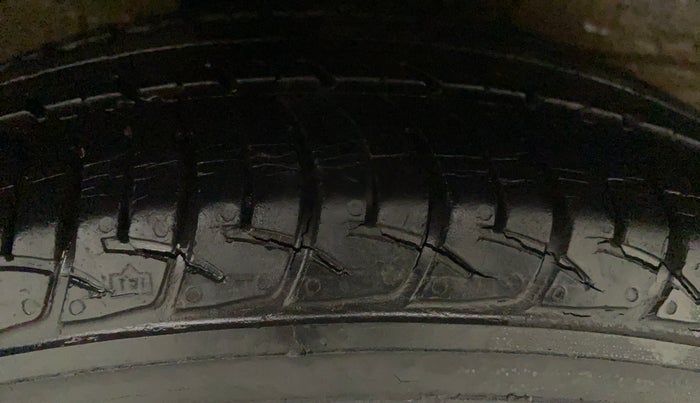 2016 Maruti Celerio ZXI, Petrol, Manual, 22,765 km, Right Rear Tyre Tread