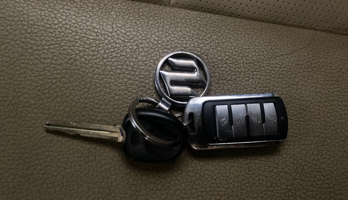 2018 Hyundai Eon ERA +, Petrol, Manual, 41,657 km, Key Close Up