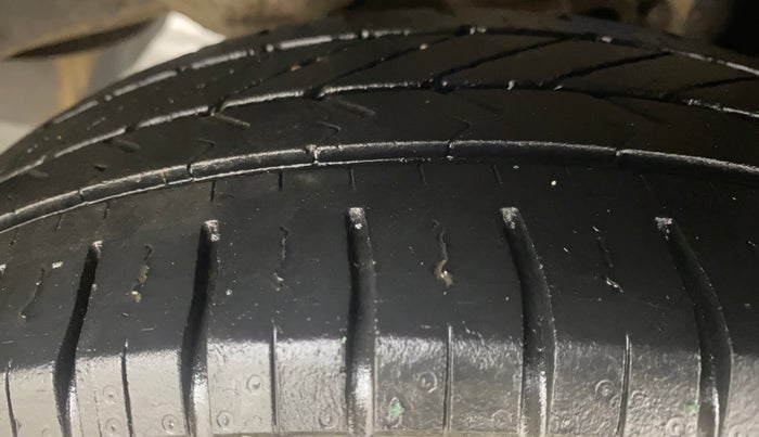 2018 Hyundai Eon ERA +, Petrol, Manual, 41,657 km, Left Rear Tyre Tread