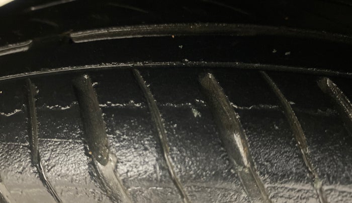 2018 Hyundai Eon ERA +, Petrol, Manual, 41,657 km, Left Front Tyre Tread