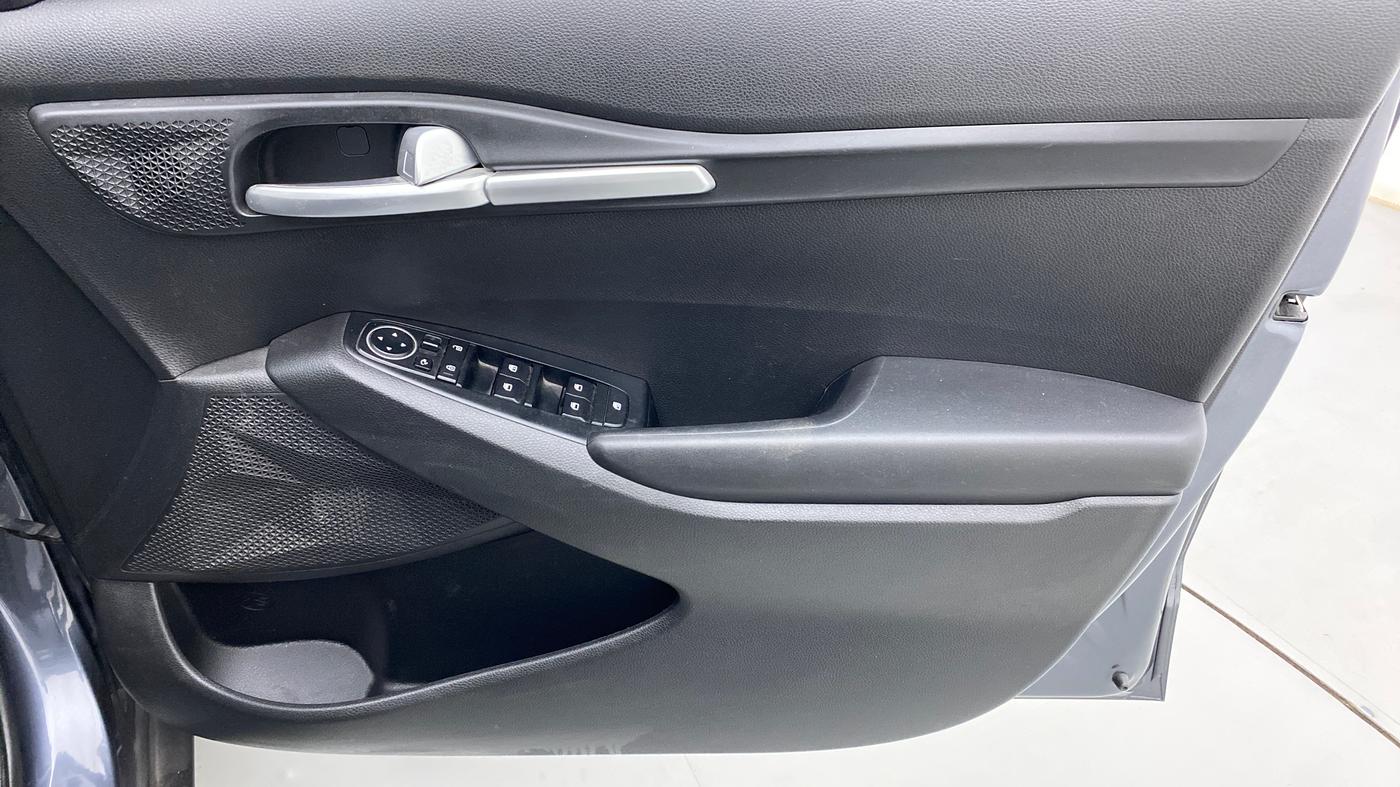 2021 KIA SELTOS HTK PLUS 1.5, Petrol, Manual, 31,348 km, Driver Side Door Panels Control