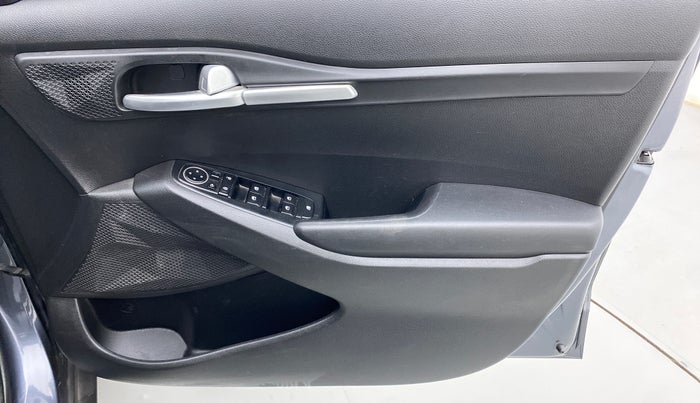 2021 KIA SELTOS HTK PLUS 1.5, Petrol, Manual, 31,348 km, Driver Side Door Panels Control