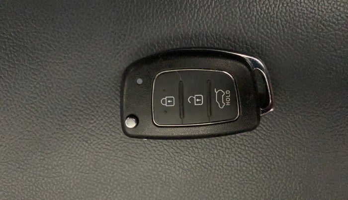 2015 Hyundai Xcent S 1.2, Petrol, Manual, 83,466 km, Key Close Up