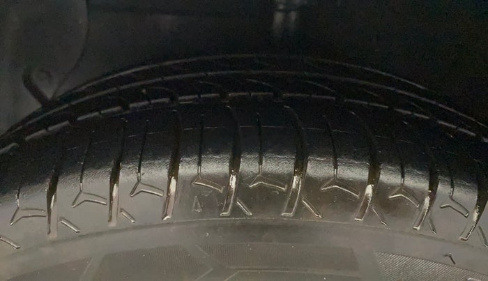 2015 Hyundai Xcent S 1.2, Petrol, Manual, 83,466 km, Left Front Tyre Tread