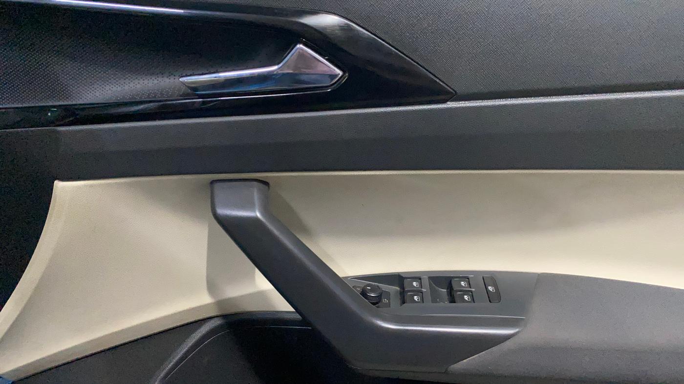 2023 Skoda SLAVIA AMBITION 1.0L TSI MT, Petrol, Manual, 26,643 km, Driver Side Door Panels Control