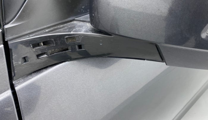 2017 Maruti Swift VXI, Petrol, Manual, 67,841 km, Left rear-view mirror - Cover has minor damage