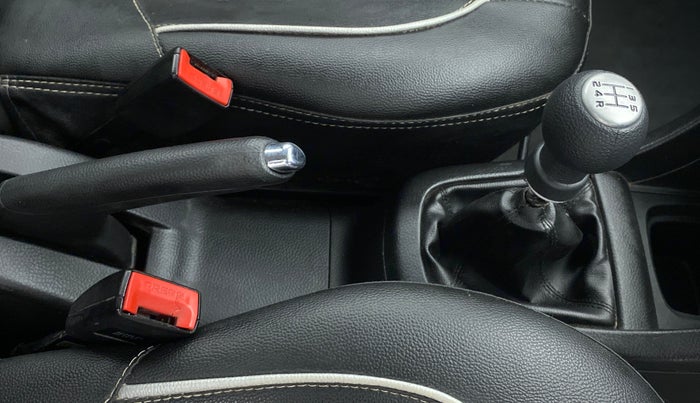 2017 Maruti Swift VXI, Petrol, Manual, 67,841 km, Gear Lever