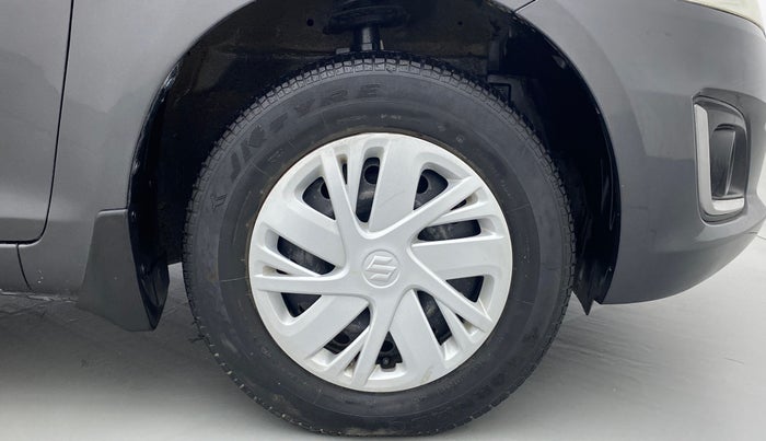 2017 Maruti Swift VXI, Petrol, Manual, 67,841 km, Right Front Wheel