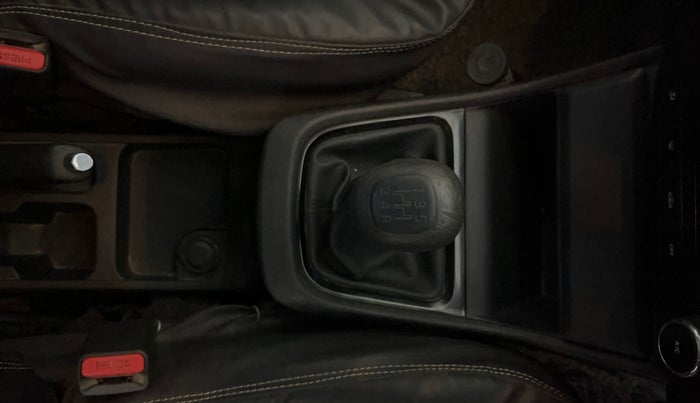 2022 Tata PUNCH PURE MT, CNG, Manual, 72,243 km, Gear Lever