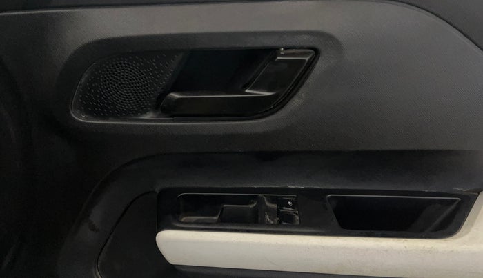 2022 Tata PUNCH PURE MT, CNG, Manual, 72,243 km, Driver Side Door Panels Control