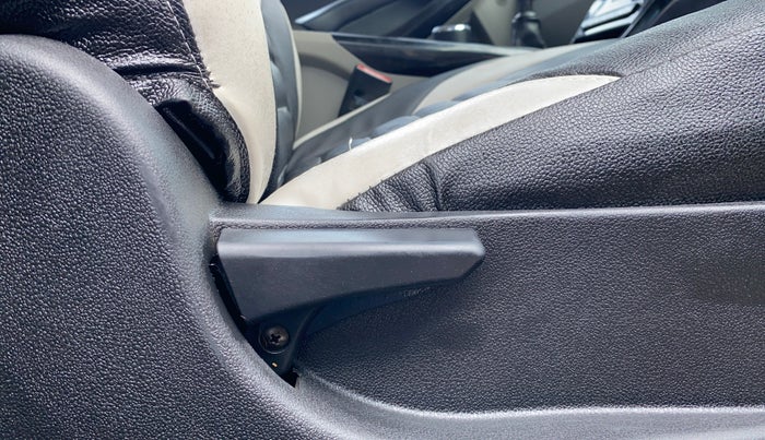 2019 Tata NEXON XM PETROL, Petrol, Manual, 97,966 km, Driver Side Adjustment Panel
