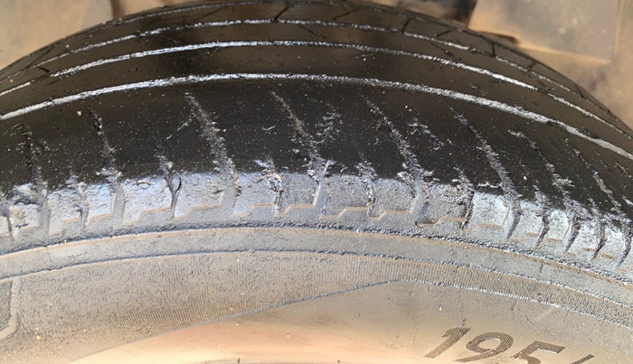 2019 Tata NEXON XM PETROL, Petrol, Manual, 97,966 km, Right Front Tyre Tread
