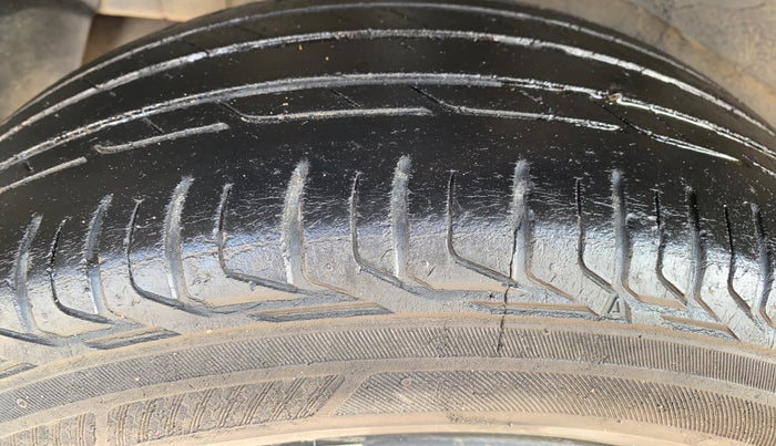 2019 Tata NEXON XM PETROL, Petrol, Manual, 97,966 km, Right Rear Tyre Tread