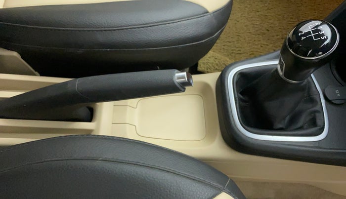 2018 Volkswagen Ameo HIGHLINE PLUS 1.5, Diesel, Manual, 83,336 km, Gear Lever