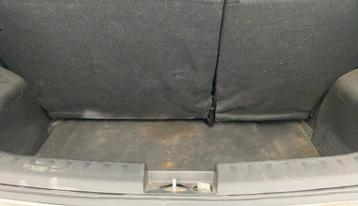 2016 Maruti Swift VXI, Petrol, Manual, 48,868 km, Boot Inside