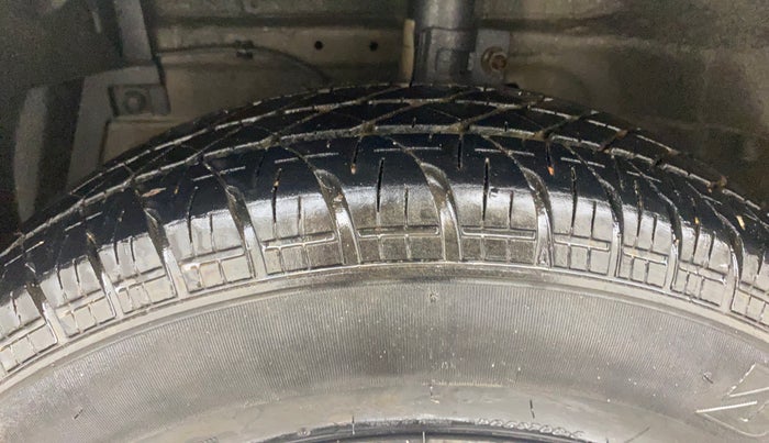2016 Maruti Swift Dzire VDI, Diesel, Manual, 1,10,876 km, Left Front Tyre Tread