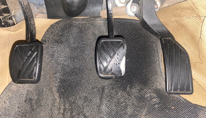 2016 Maruti Swift Dzire VDI, Diesel, Manual, 1,10,876 km, Pedals