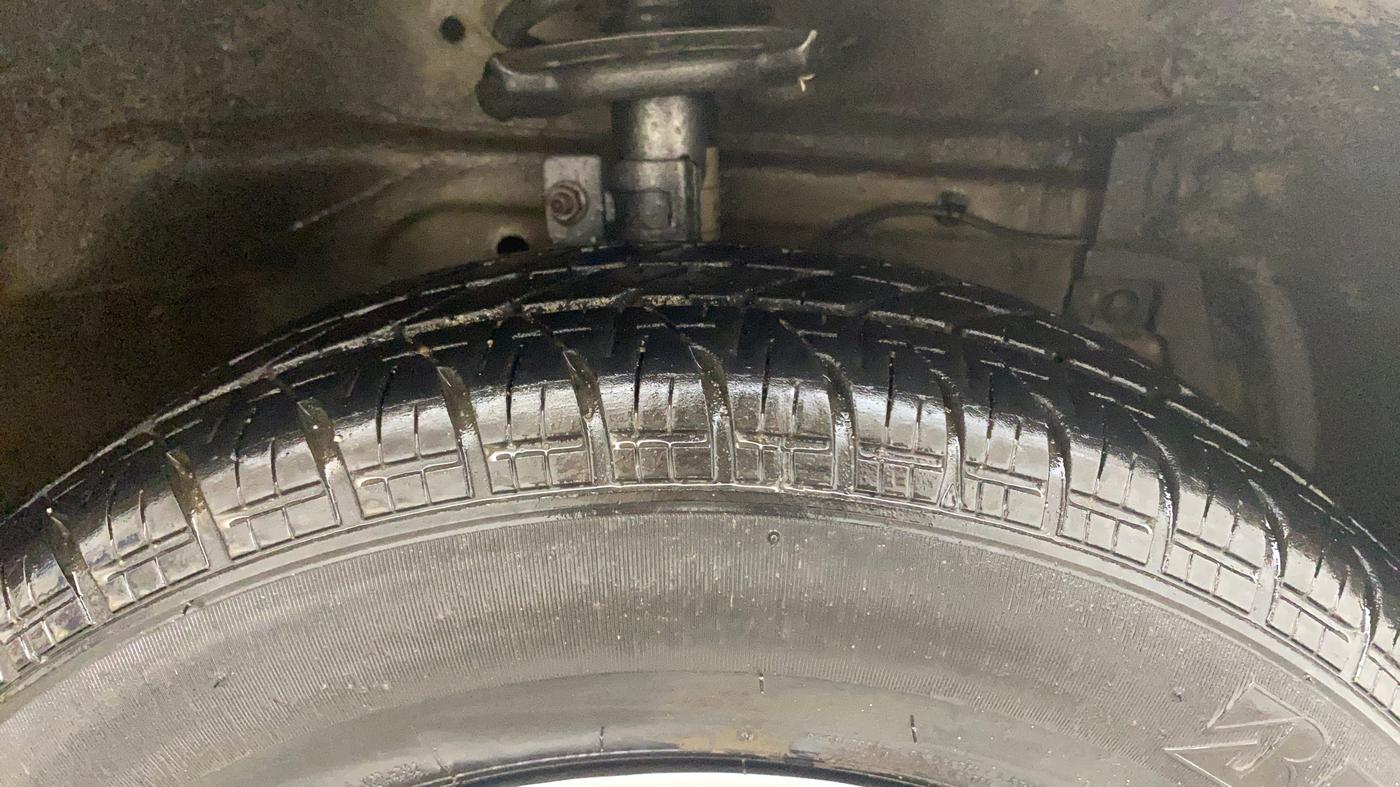 2016 Maruti Swift Dzire VDI, Diesel, Manual, 1,11,183 km, Right Front Tyre Tread