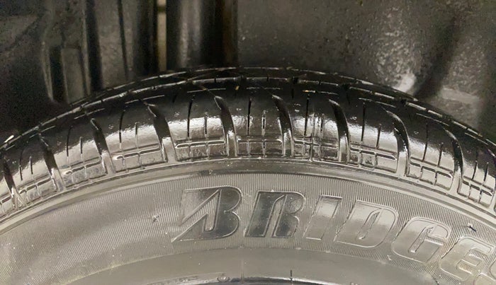 2016 Maruti Swift Dzire VDI, Diesel, Manual, 1,10,876 km, Right Rear Tyre Tread