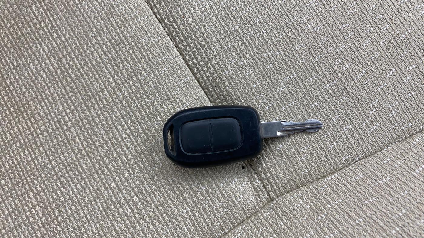 2016 Maruti Swift Dzire VDI, Diesel, Manual, 1,11,183 km, Key Close Up