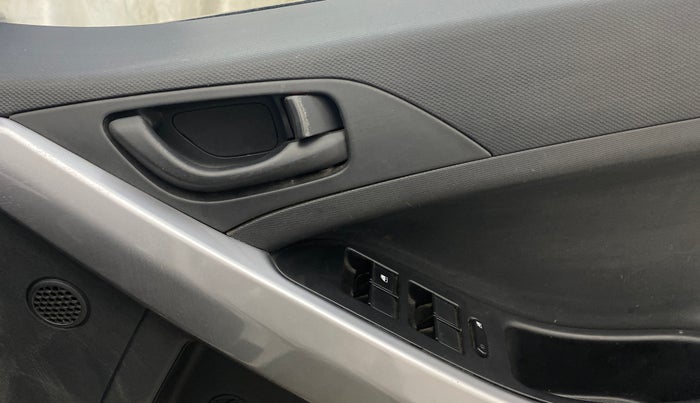 2023 Tata NEXON XM PETROL, Petrol, Manual, 26,730 km, Driver Side Door Panels Control