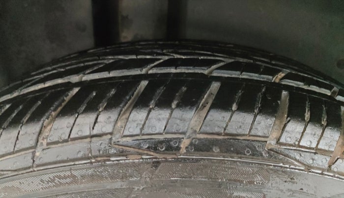 2020 MG HECTOR SHARP 1.5 DCT PETROL, Petrol, Automatic, 61,381 km, Right Rear Tyre Tread