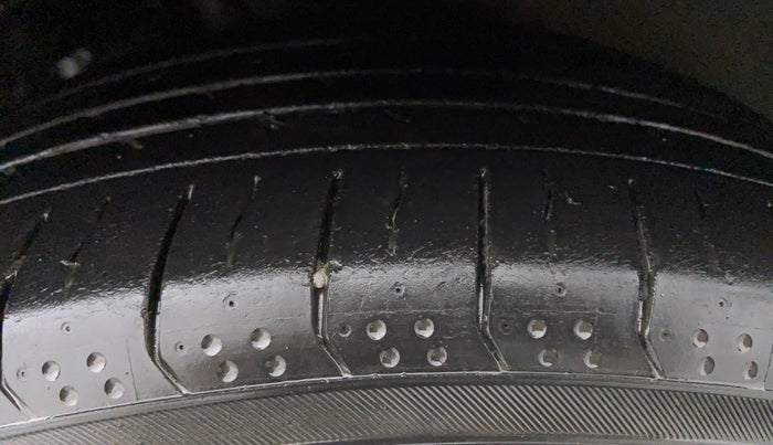 2016 Hyundai Creta 1.6 SX PLUS AUTO PETROL, Petrol, Automatic, 91,713 km, Left Front Tyre Tread