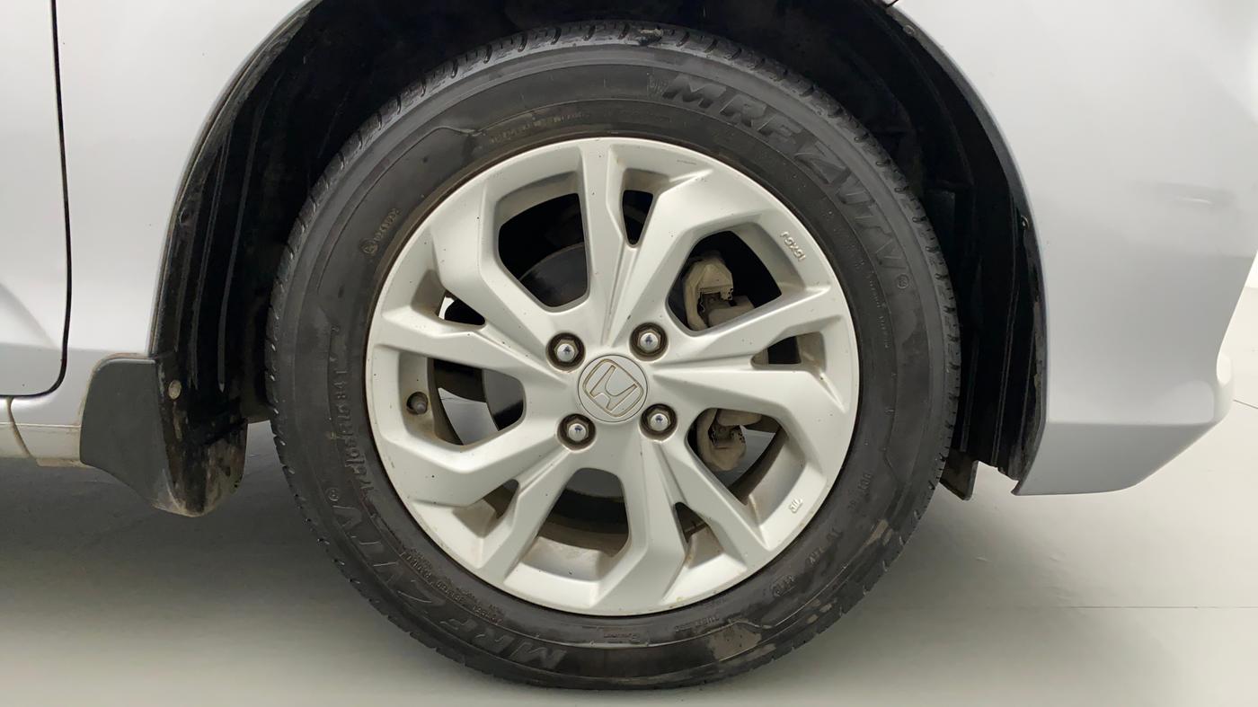 2018 Honda Amaze 1.2 V MT I-VTEC, Petrol, Manual, 29,299 km, Right Front Wheel