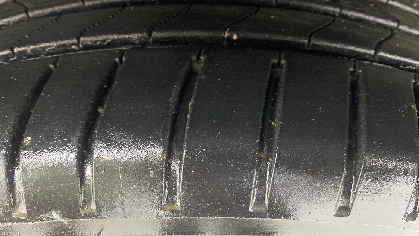 2021 MG HECTOR SHARP 1.5 PETROL CVT, Petrol, Automatic, 60,899 km, Left Front Tyre Tread