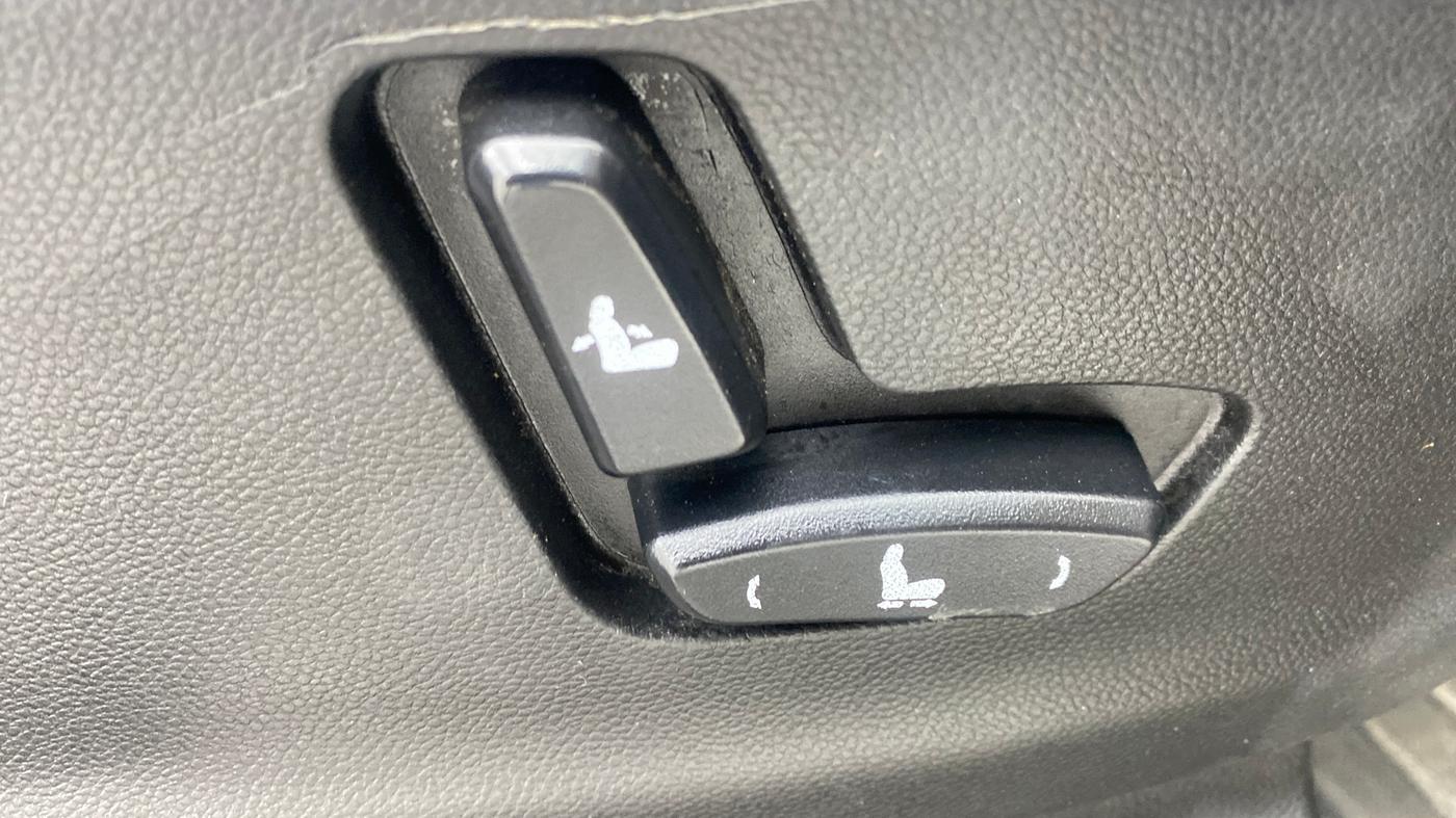 2021 MG HECTOR SHARP 1.5 PETROL CVT, Petrol, Automatic, 60,899 km, Driver Side Adjustment Panel