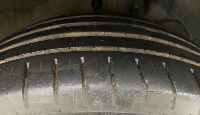 2018 Maruti Baleno ALPHA CVT PETROL 1.2, Petrol, Automatic, 29,643 km, Right Front Tyre Tread