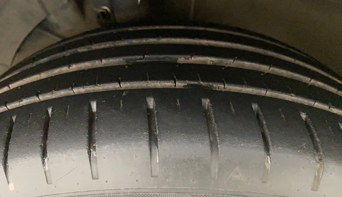 2018 Maruti Baleno ALPHA CVT PETROL 1.2, Petrol, Automatic, 29,643 km, Left Front Tyre Tread