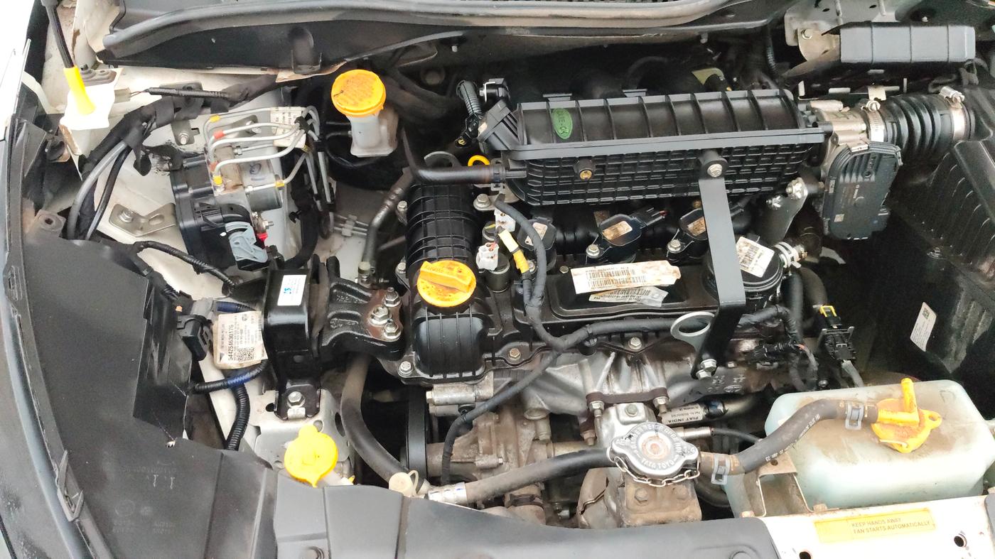 2023 Tata ALTROZ XZ PLUS PETROL, Petrol, Manual, 13,654 km, Engine View - Right