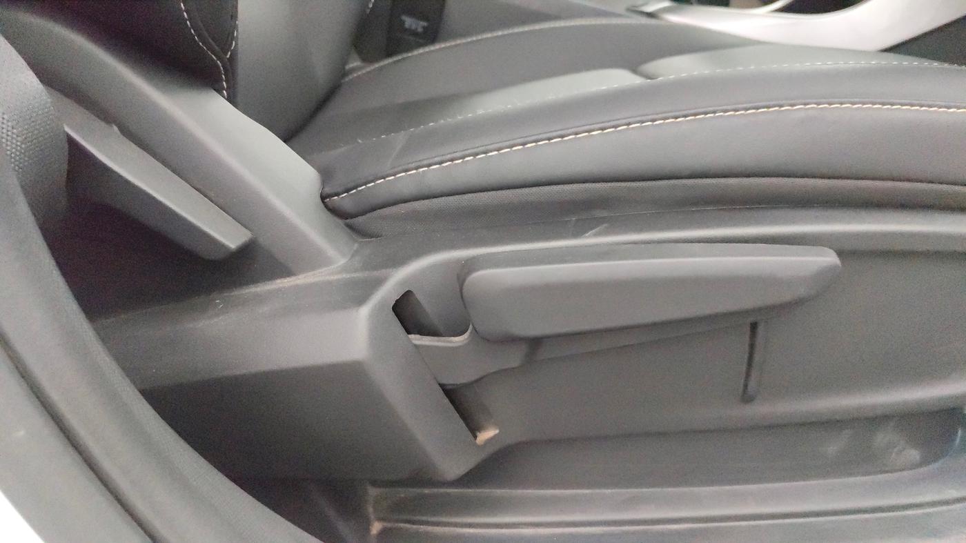 2023 Tata ALTROZ XZ PLUS PETROL, Petrol, Manual, 13,654 km, Driver Side Adjustment Panel