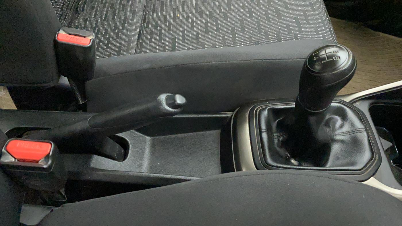 2019 Maruti IGNIS SIGMA 1.2 K12, Petrol, Manual, 50,179 km, Gear Lever