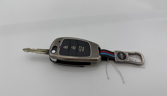 2022 Hyundai VENUE S (O) 1.0 TURBO IMT, Petrol, Manual, 38,837 km, Key Close Up