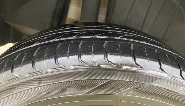 2021 Maruti Dzire VXI AMT, Petrol, Automatic, 49,580 km, Right Rear Tyre Tread
