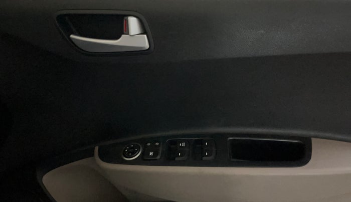 2017 Hyundai Grand i10 SPORTZ 1.2 KAPPA VTVT, Petrol, Manual, 45,957 km, Driver Side Door Panels Control