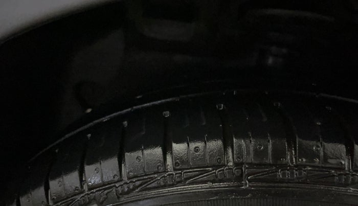 2017 Hyundai Grand i10 SPORTZ 1.2 KAPPA VTVT, Petrol, Manual, 45,957 km, Left Front Tyre Tread